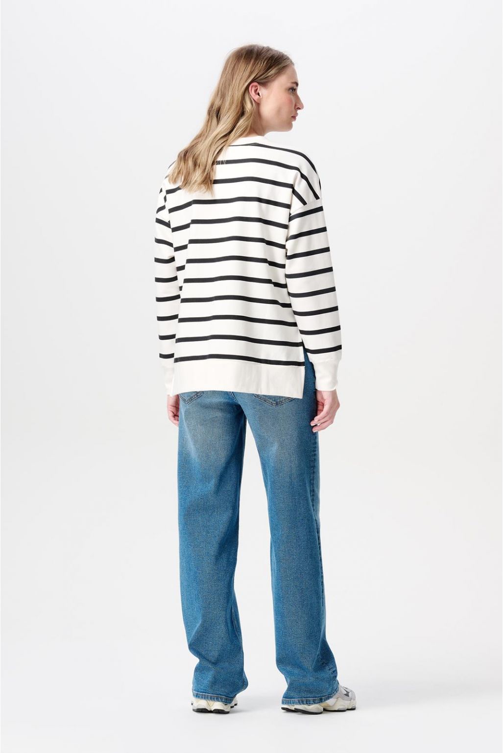 Pepe Nursing Friendly Sweatshirt - Yo Mama Maternity