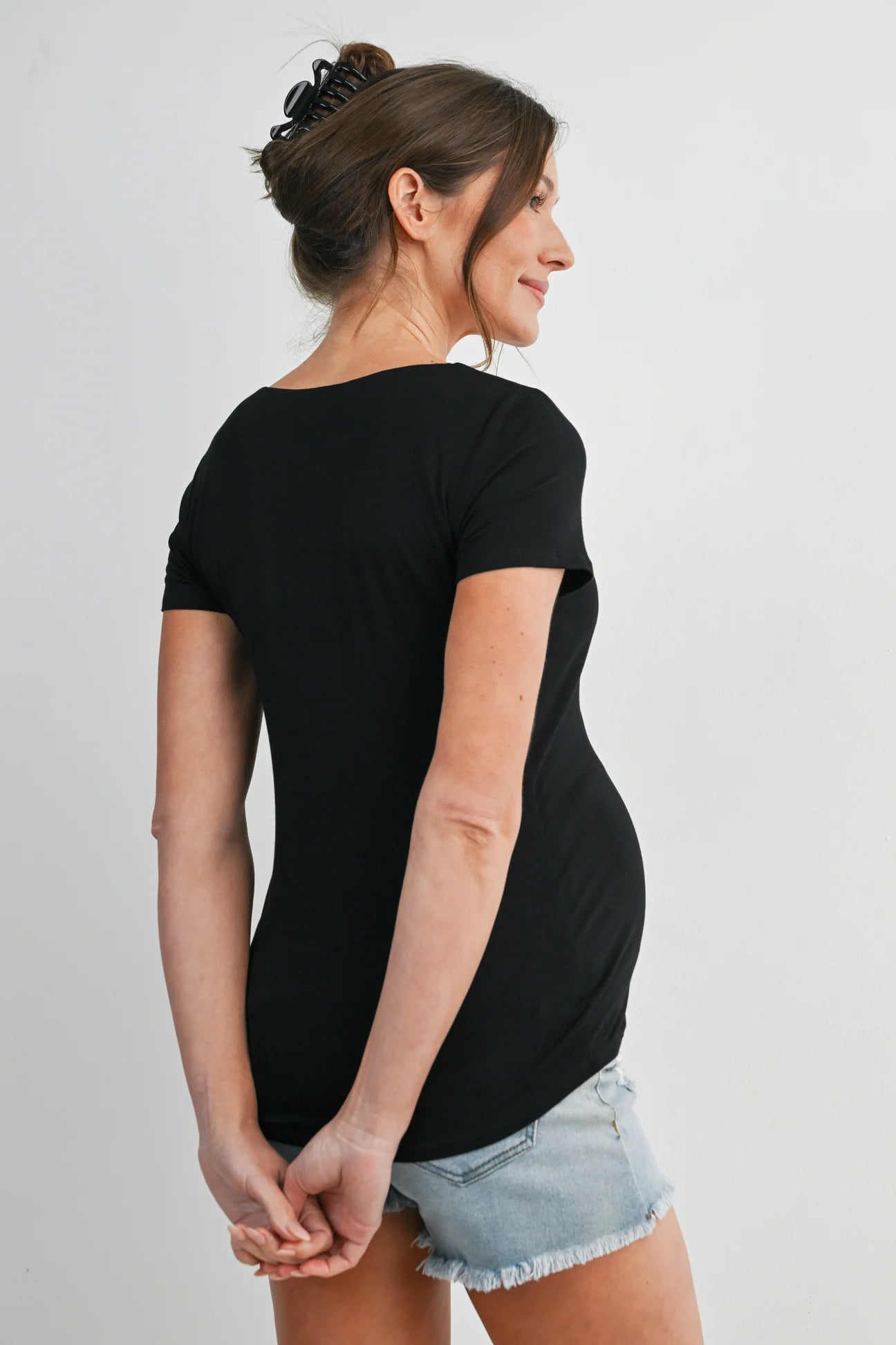 Lainey Scoop Neck Fitted Tee - Yo Mama Maternity